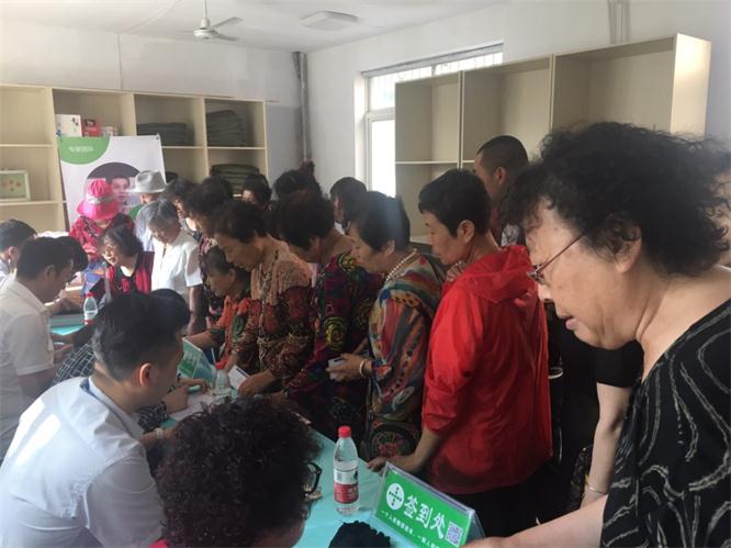 口腔义诊进社区，牙齿健康零距离
